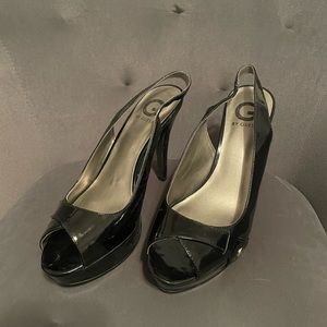 Black patent Guess heels